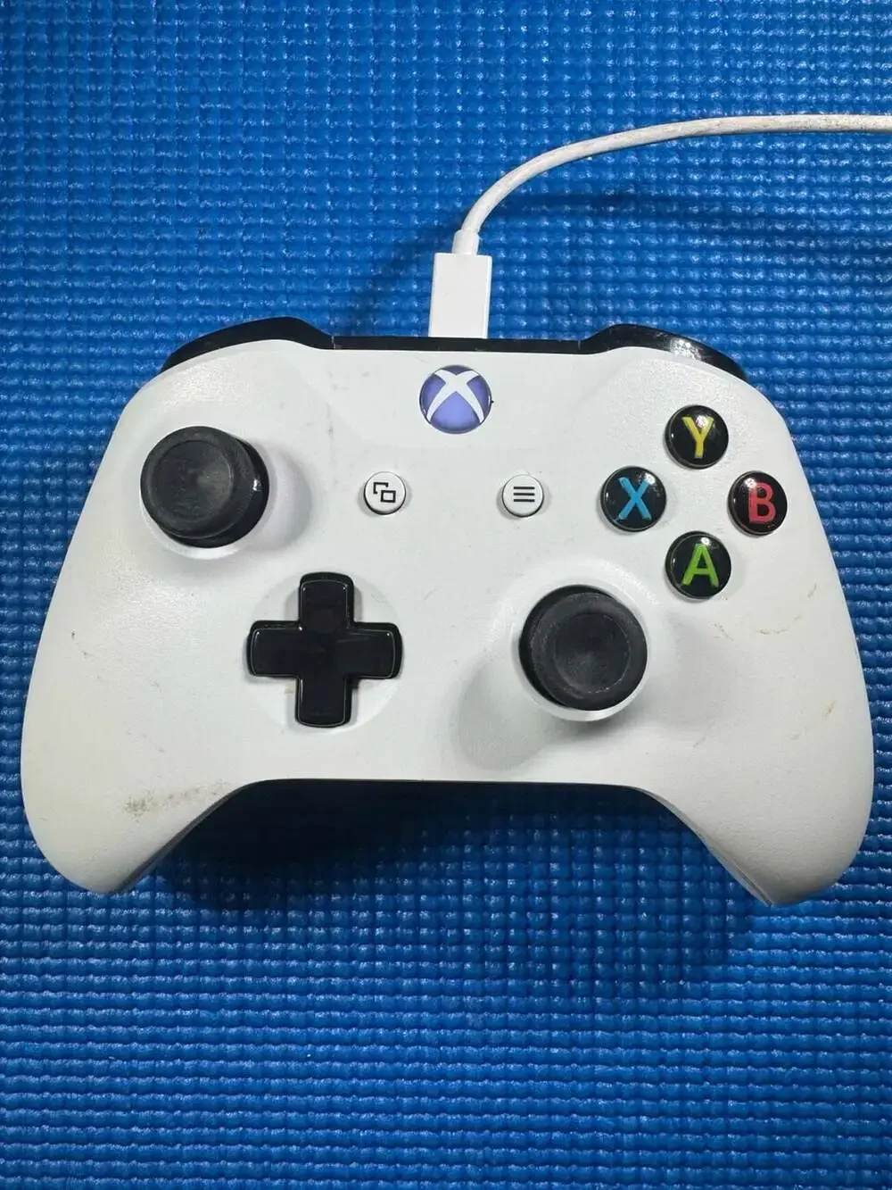 Microsoft Xbox One Wireless Controller Model 1708 White